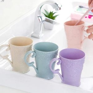 1PCS Mouthwash Travel Cup With Handle Couple Tooth Jar Cup Good Plastic Cups Carved Toothbrush Cup Durable Traval Homewares